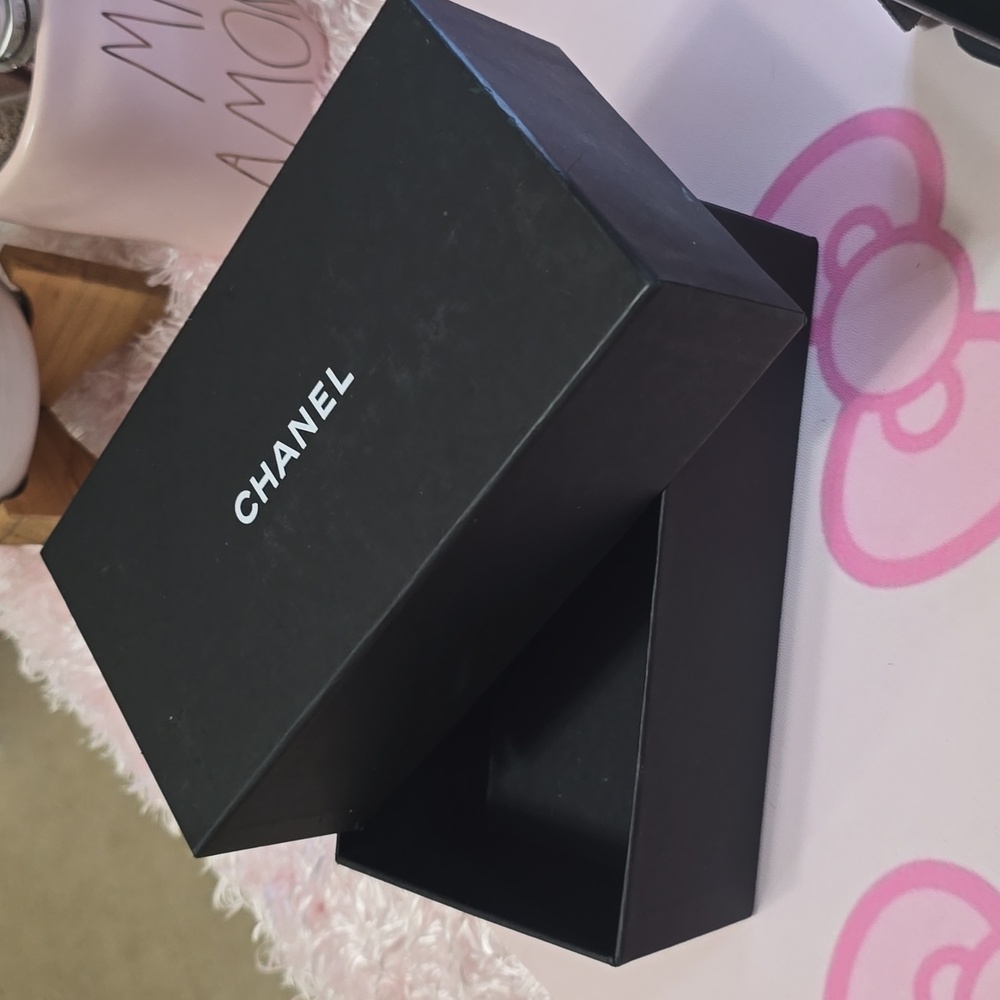 Chanel Box - Picture 2 of 7